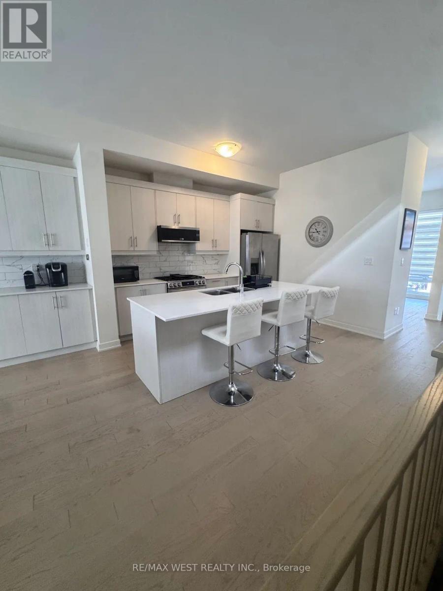 125 FAROOQ BOULEVARD