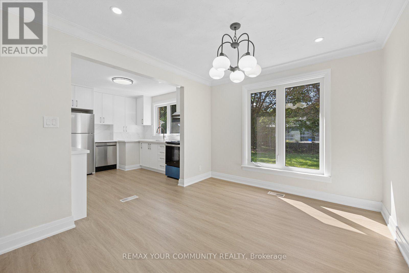 110 Evahill Crescent, Richmond Hill (Mill Pond), Ontario  L4C 4S7 - Photo 2 - N13827612