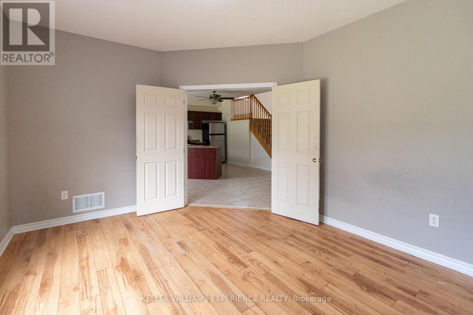 304 Country Lane, Barrie (Painswick South), Ontario  L4N 5Z6 - Photo 7 - S13827512