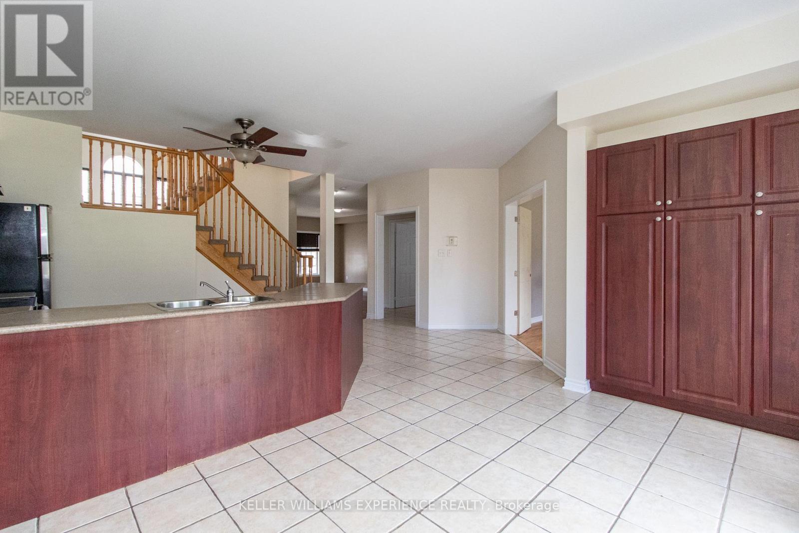 304 Country Lane, Barrie (Painswick South), Ontario  L4N 5Z6 - Photo 8 - S13827512