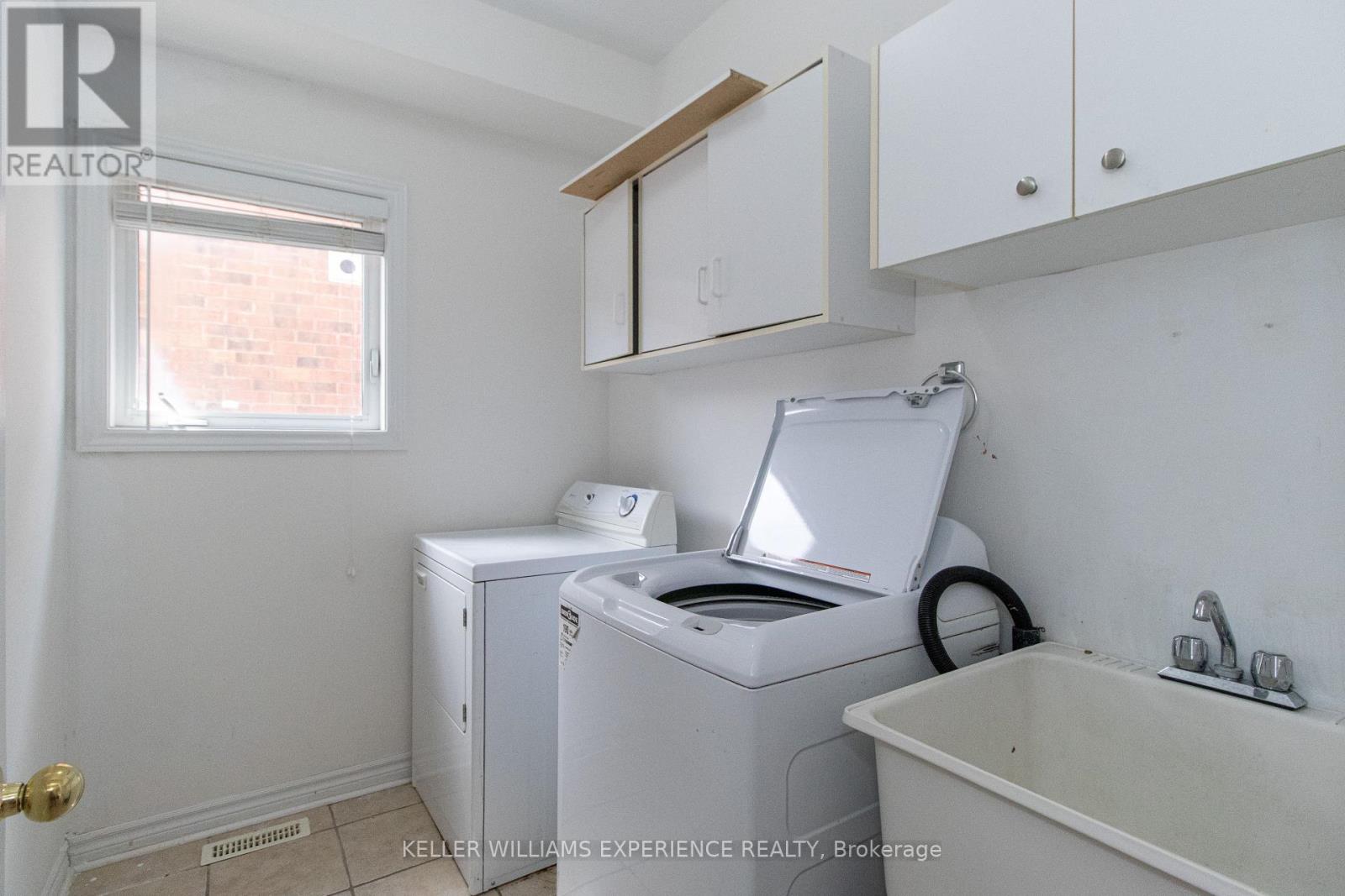 304 Country Lane, Barrie (Painswick South), Ontario  L4N 5Z6 - Photo 9 - S13827512