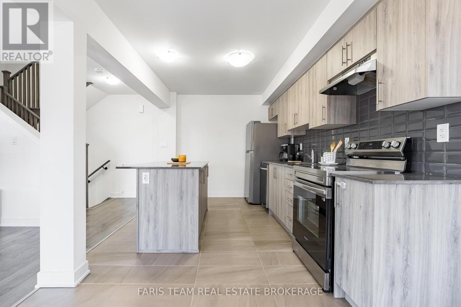 38 Silo Mews, Barrie, Ontario  L9J 0V3 - Photo 11 - S13827626