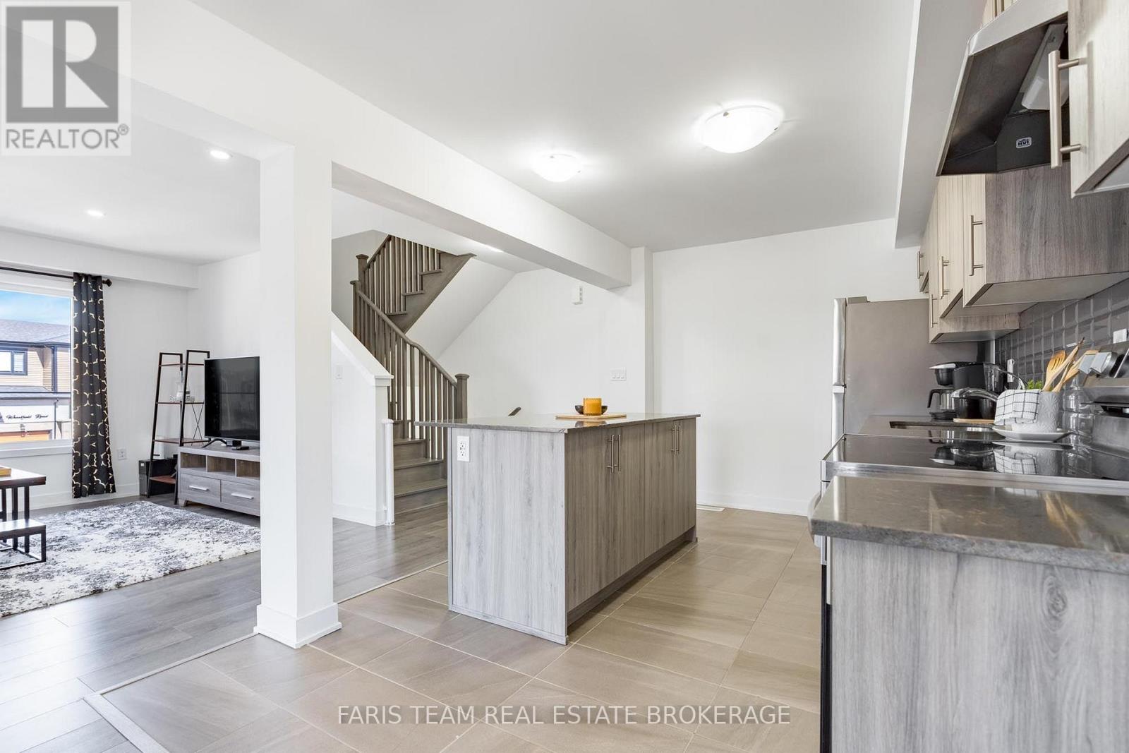 38 Silo Mews, Barrie, Ontario  L9J 0V3 - Photo 12 - S13827626