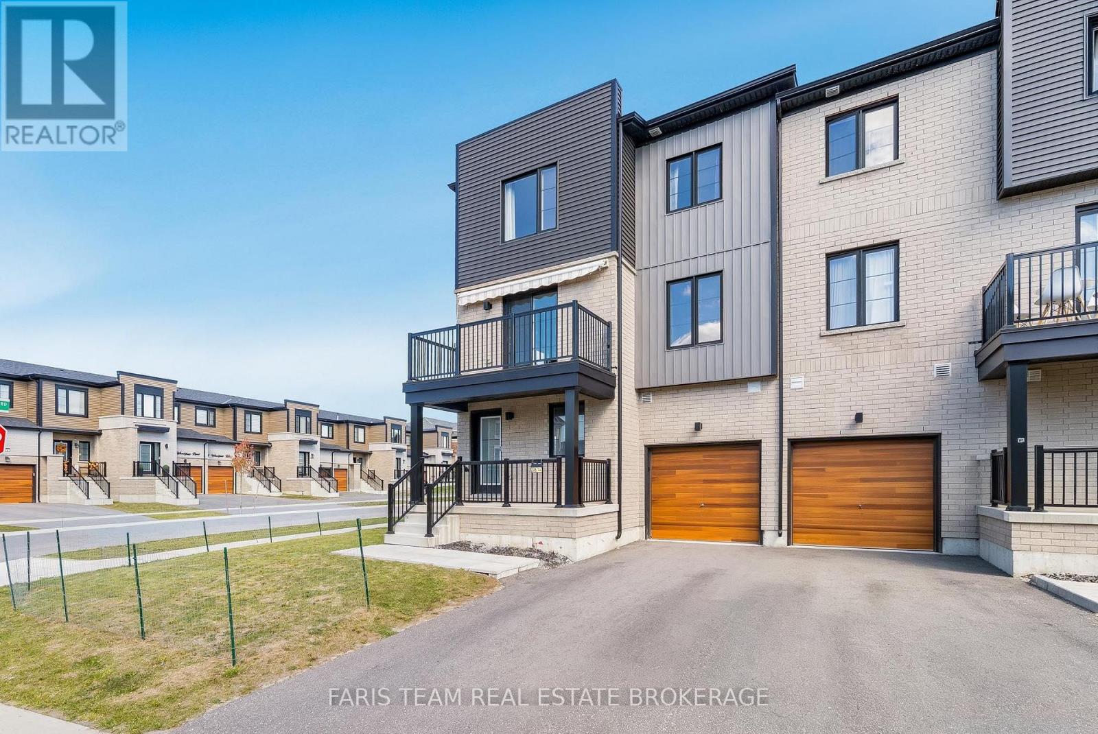 38 Silo Mews, Barrie, Ontario  L9J 0V3 - Photo 3 - S13827626