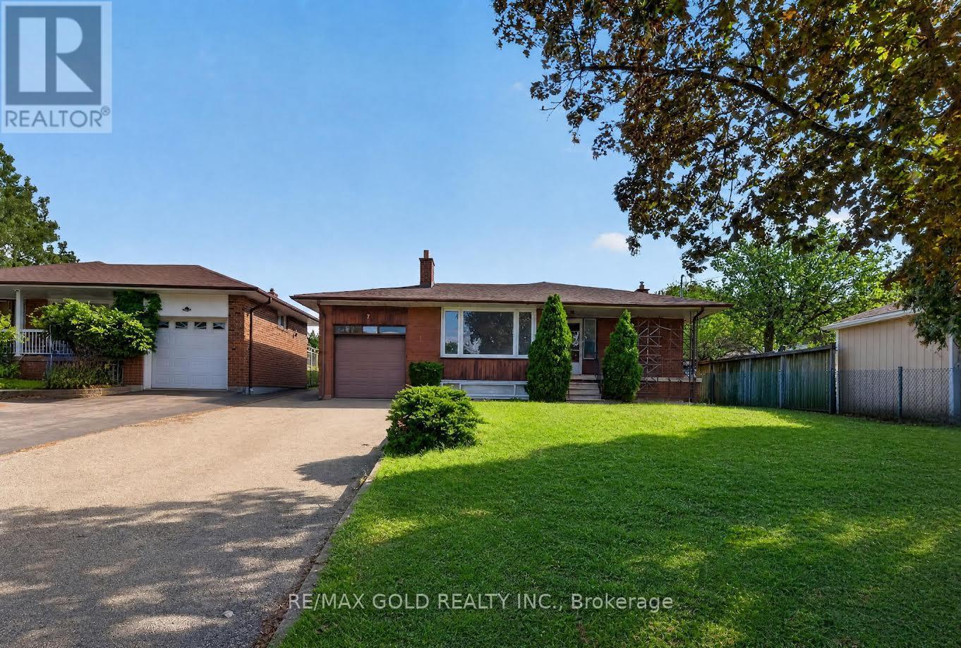 7 Larchmere Avenue, Toronto, Ontario M9L 2N2 - Photo 2 - W13827542