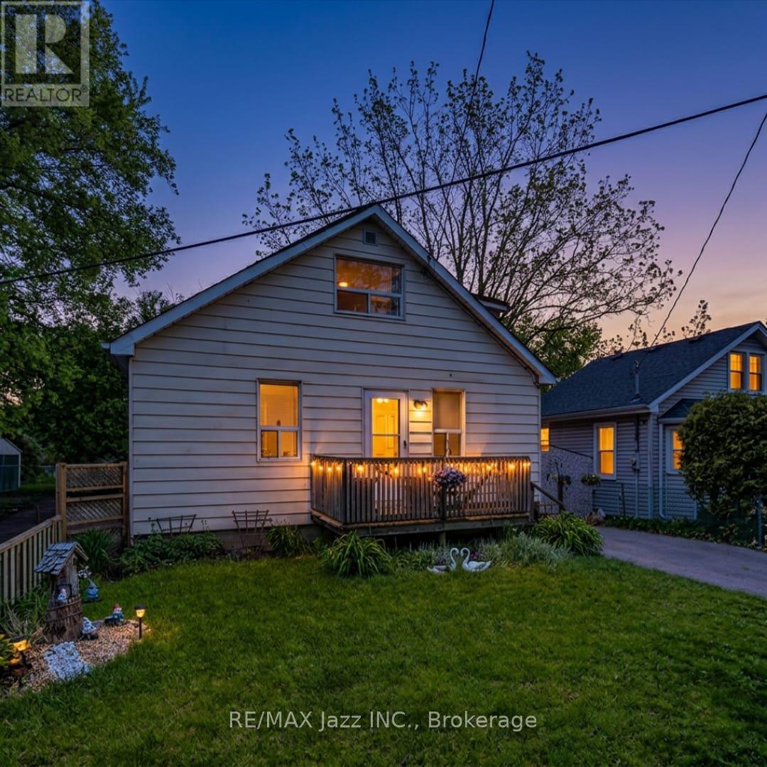 162 College Avenue, Oshawa, Ontario  L1J 1R4 - Photo 1 - E13827816