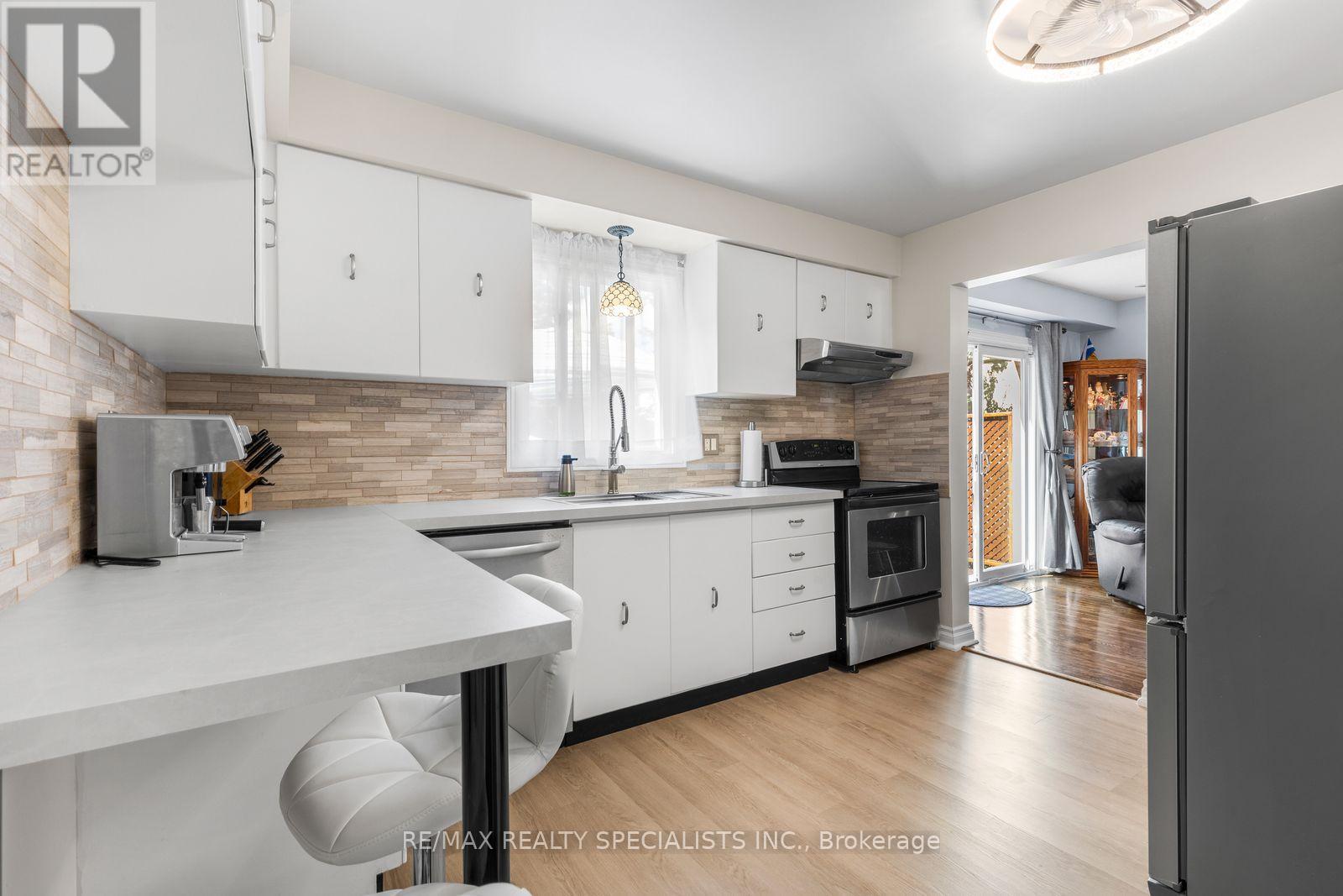 6454 Colebrook Crescent, Mississauga, Ontario  L5N 3E4 - Photo 10 - W13827690