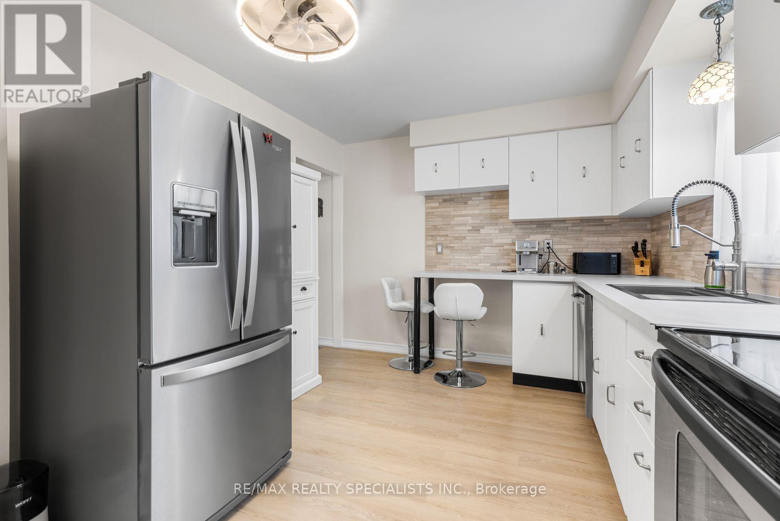 6454 Colebrook Crescent, Mississauga, Ontario  L5N 3E4 - Photo 12 - W13827690