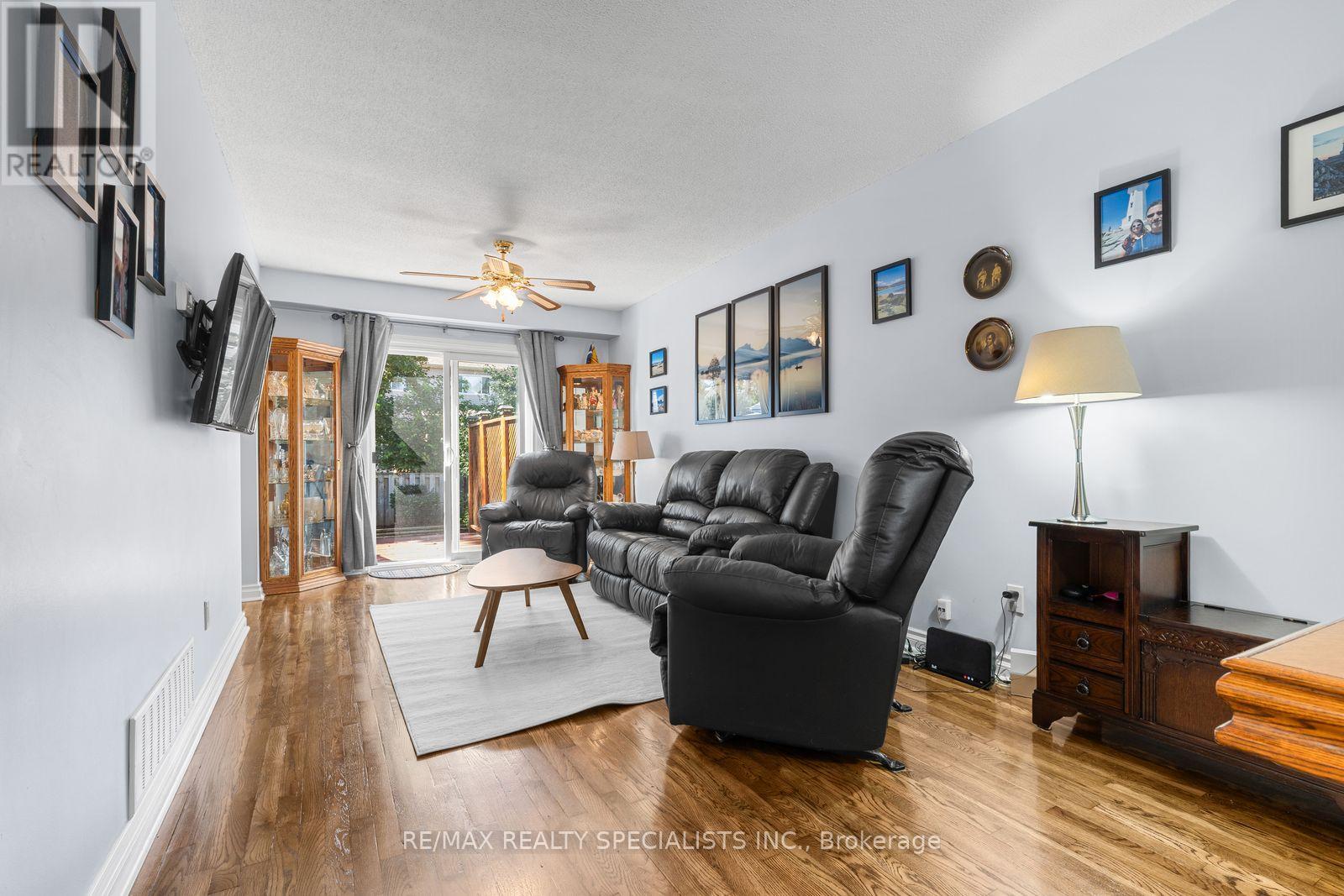 6454 Colebrook Crescent, Mississauga, Ontario  L5N 3E4 - Photo 5 - W13827690