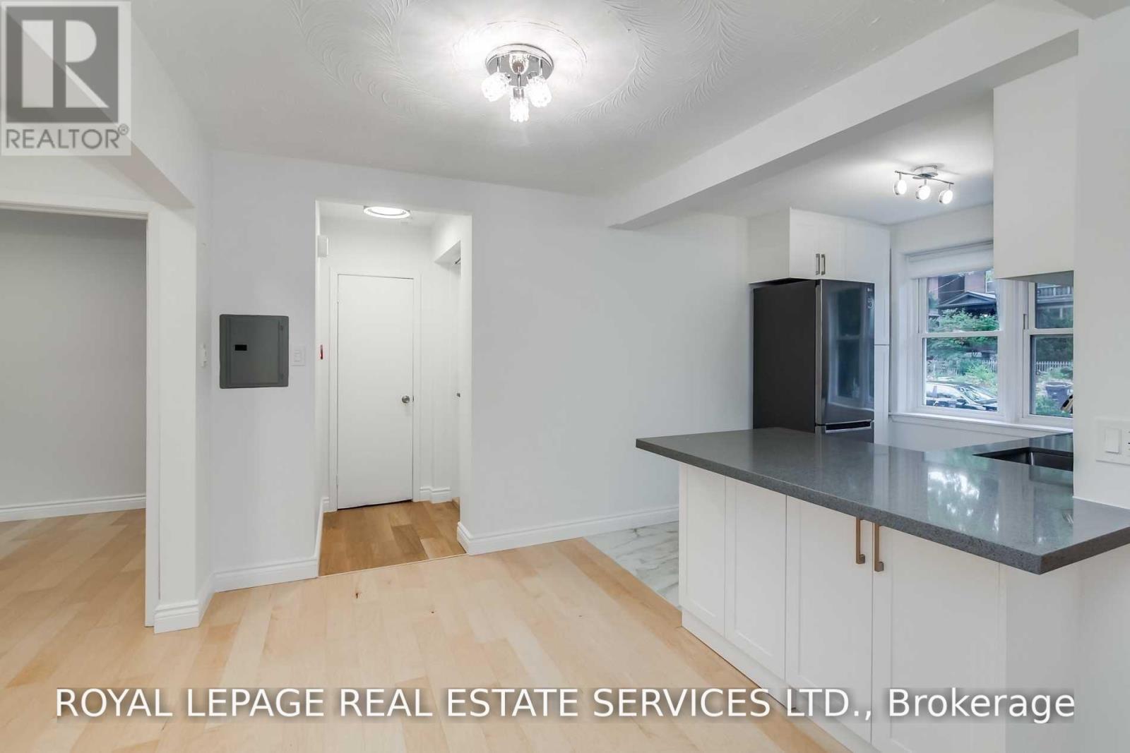 Suite 1 - 48 Indian Road Crescent, Toronto, Ontario  M6P 2G1 - Photo 2 - W13827720