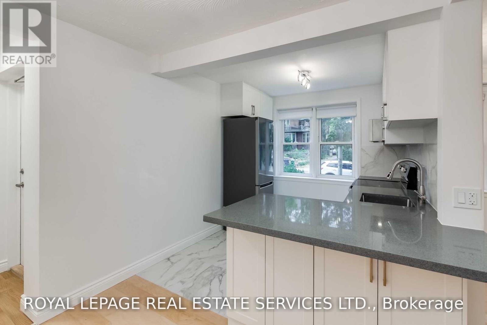 Suite 1 - 48 Indian Road Crescent, Toronto, Ontario  M6P 2G1 - Photo 3 - W13827720