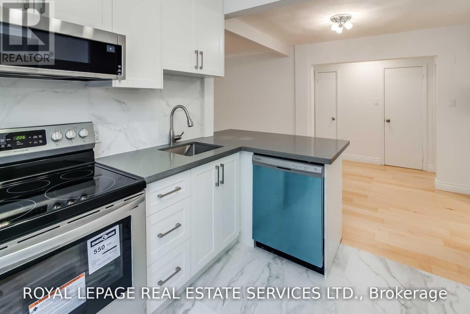 Suite 1 - 48 Indian Road Crescent, Toronto, Ontario  M6P 2G1 - Photo 7 - W13827720