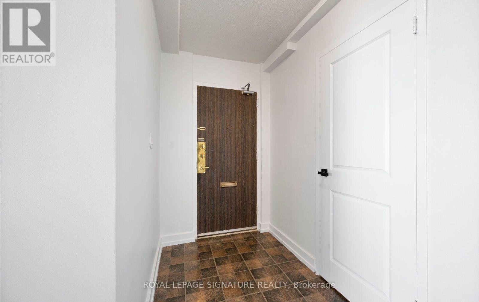 901 - 14 Neilson Drive, Toronto, Ontario  M9C 1V6 - Photo 10 - W13827756