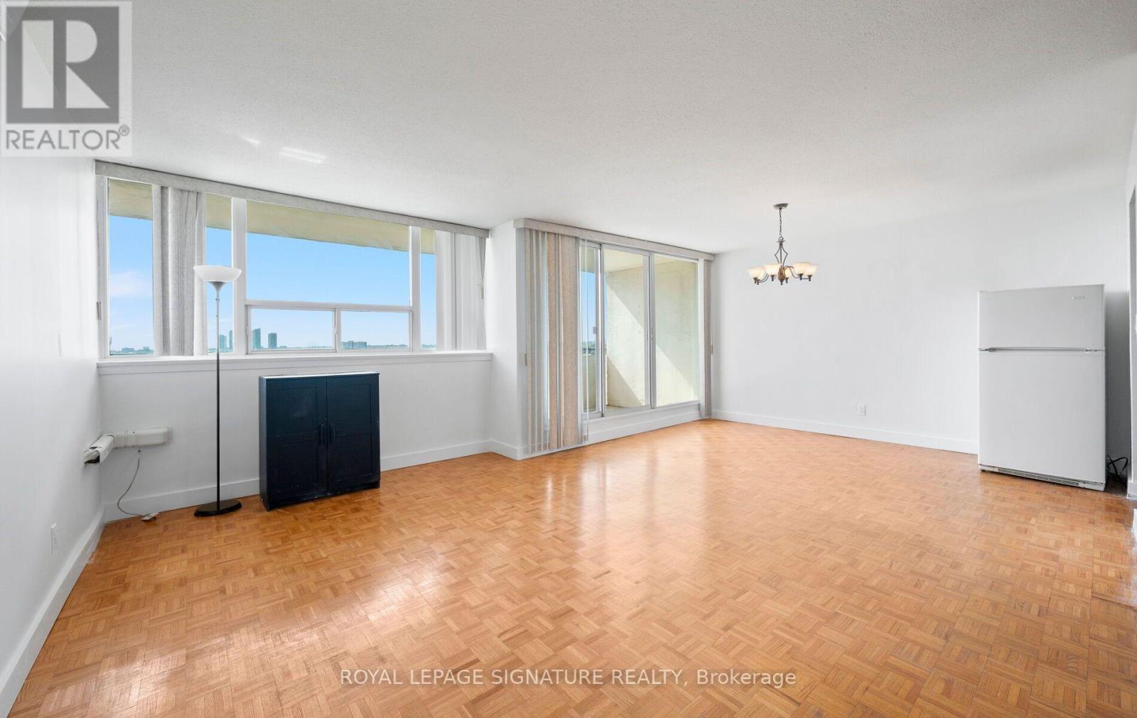 901 - 14 Neilson Drive, Toronto, Ontario  M9C 1V6 - Photo 13 - W13827756