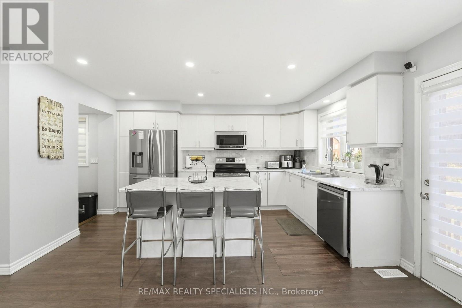 7 Leblanc Crescent, Brampton, Ontario  L7A 4G7 - Photo 12 - W13827830
