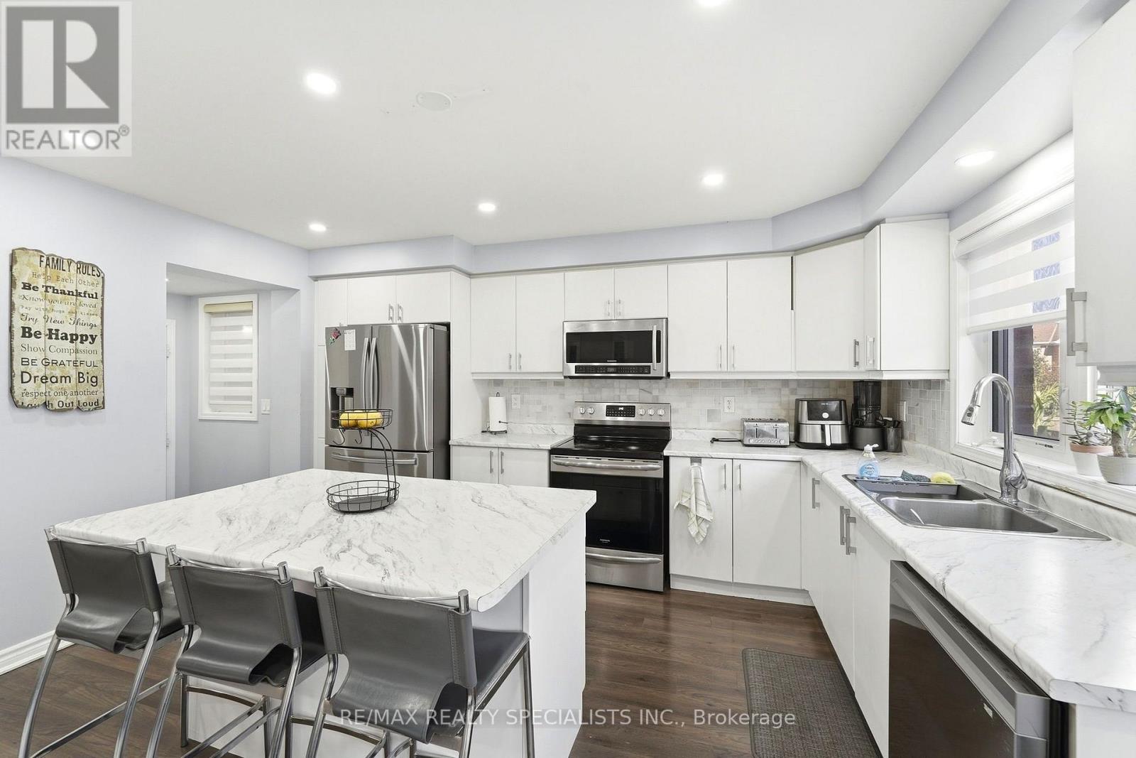 7 Leblanc Crescent, Brampton, Ontario  L7A 4G7 - Photo 13 - W13827830