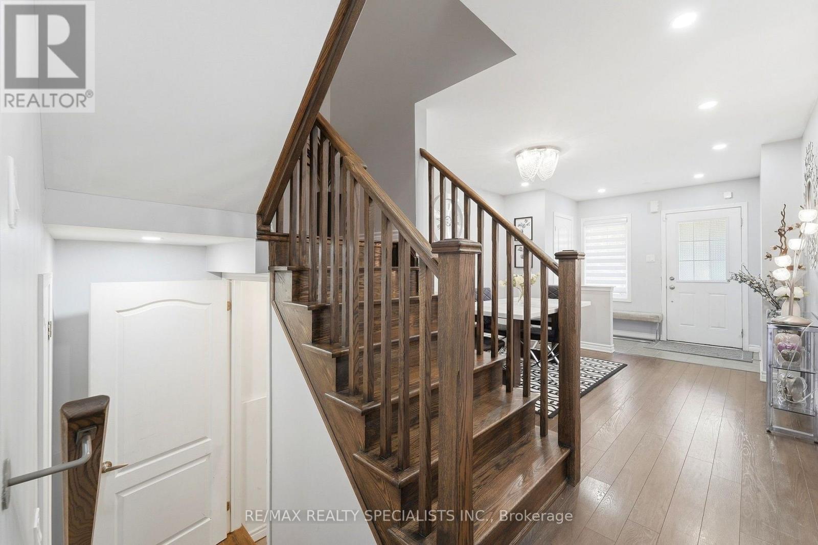 7 Leblanc Crescent, Brampton, Ontario  L7A 4G7 - Photo 15 - W13827830