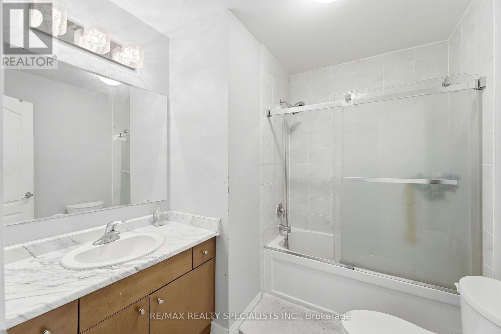 7 Leblanc Crescent, Brampton, Ontario  L7A 4G7 - Photo 24 - W13827830