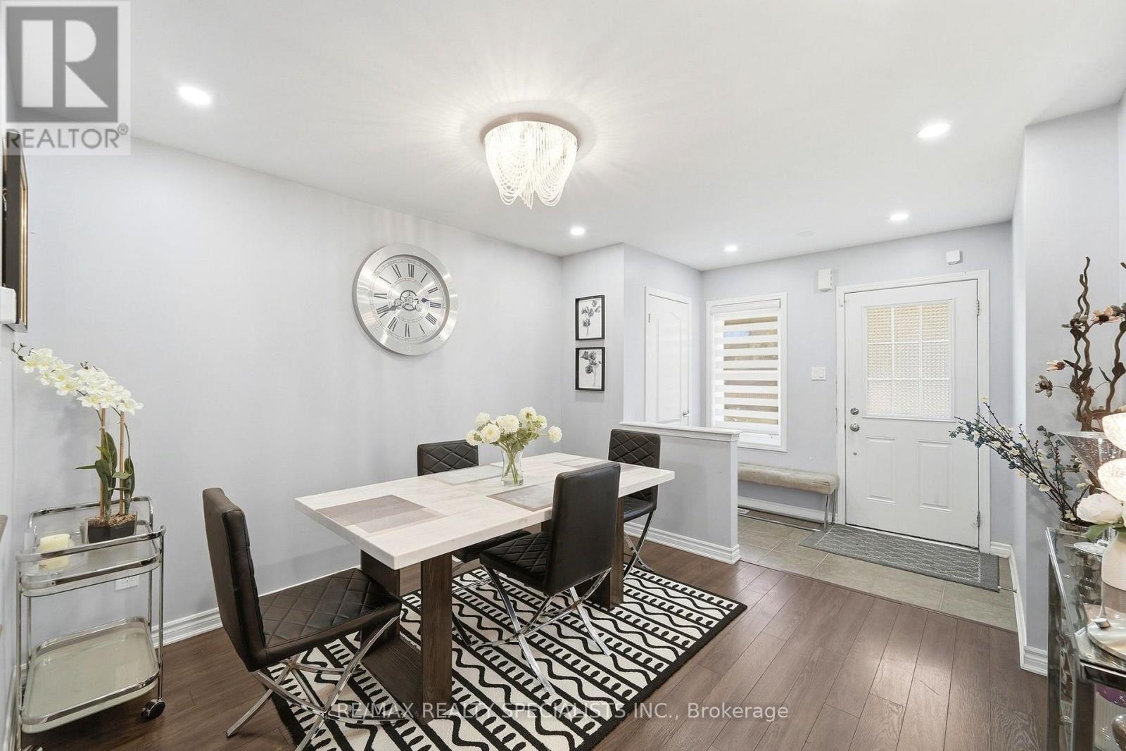7 Leblanc Crescent, Brampton, Ontario  L7A 4G7 - Photo 4 - W13827830
