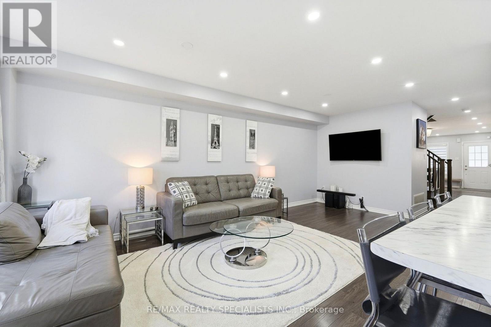 7 Leblanc Crescent, Brampton, Ontario  L7A 4G7 - Photo 9 - W13827830