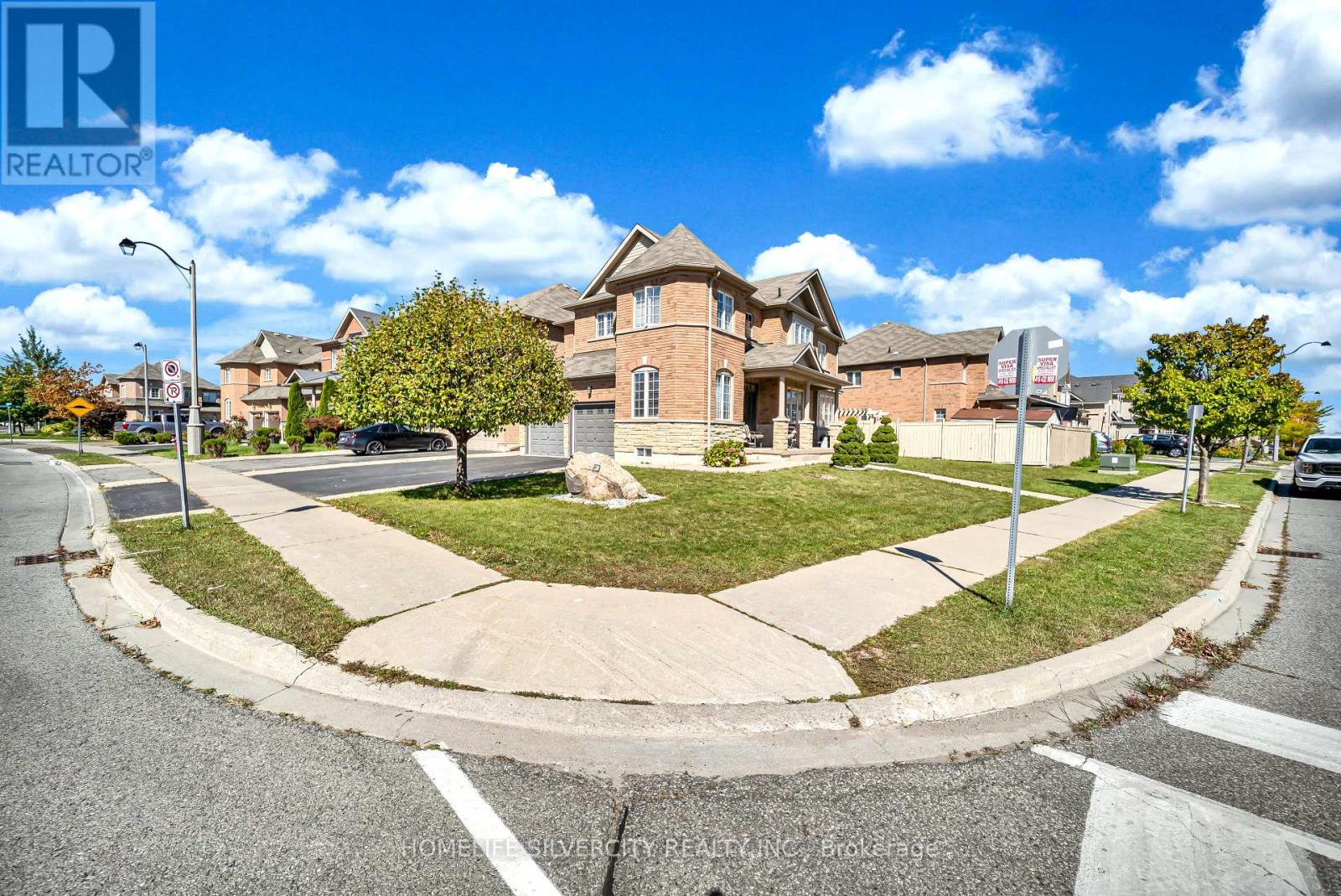 2 Addiscott Street, Brampton, Ontario  L6R 0W1 - Photo 2 - W13827844