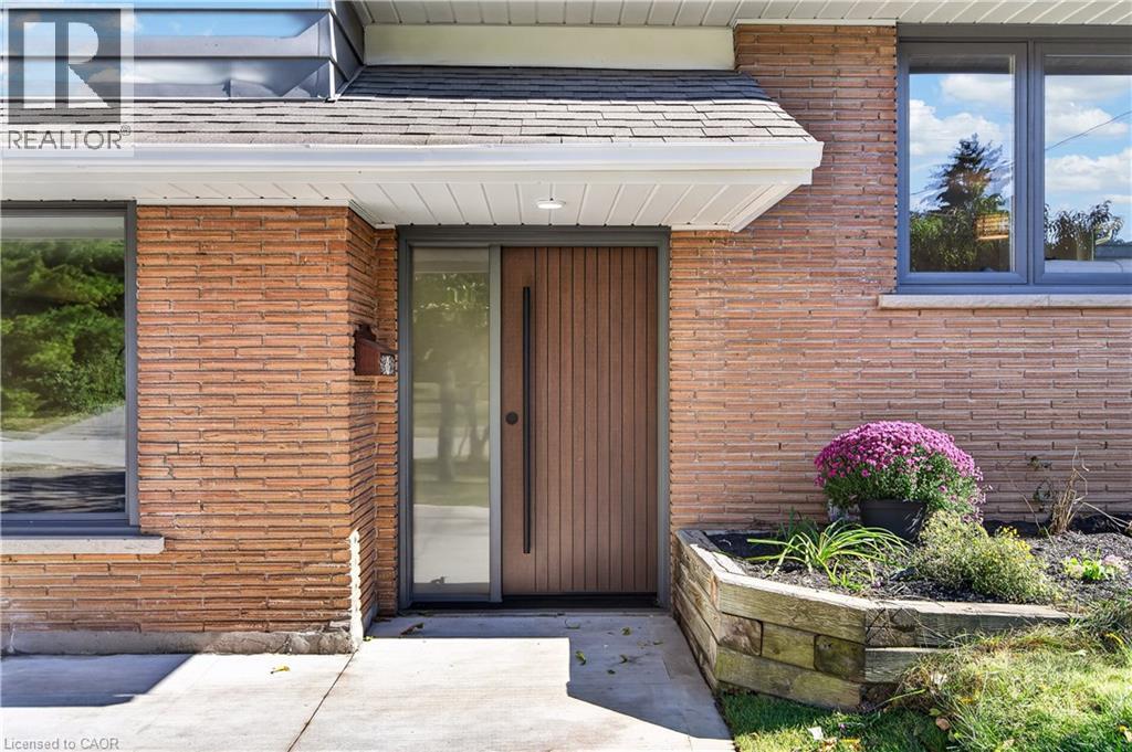 3028 Eva Drive, Burlington, Ontario  L7N 2K4 - Photo 4 - 40866167