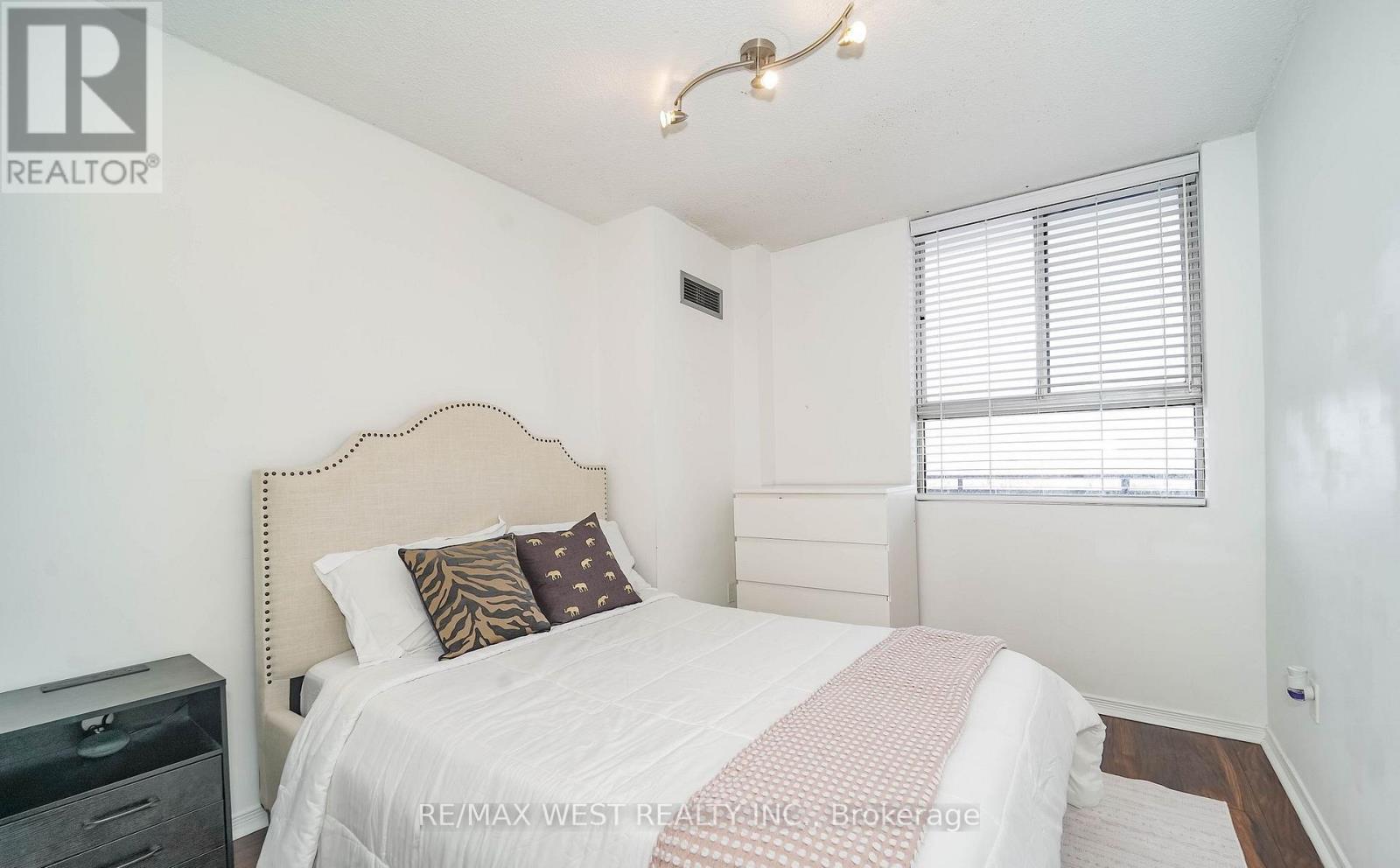 Ph10 - 234 Albion Road, Toronto, Ontario  M9W 6A7 - Photo 8 - W13825294
