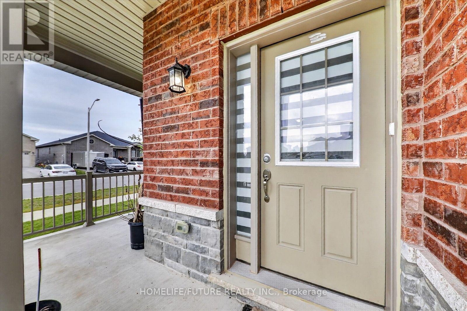 14 Lamb Avenue, Kawartha Lakes, Ontario  K9V 0J3 - Photo 4 - X13827698