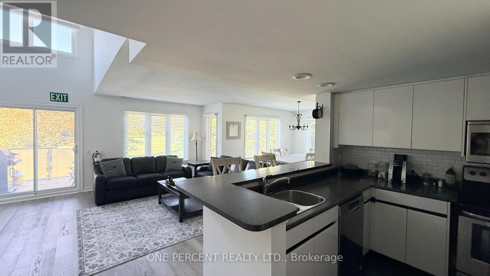 210 - 110 Fairway Crescent, Blue Mountains, Ontario  L9Y 0P8 - Photo 3 - X13827736