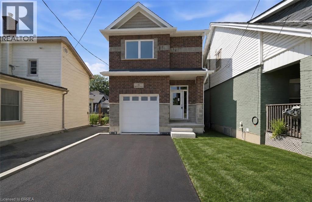 11 ONTARIO Street, Brantford, Ontario
