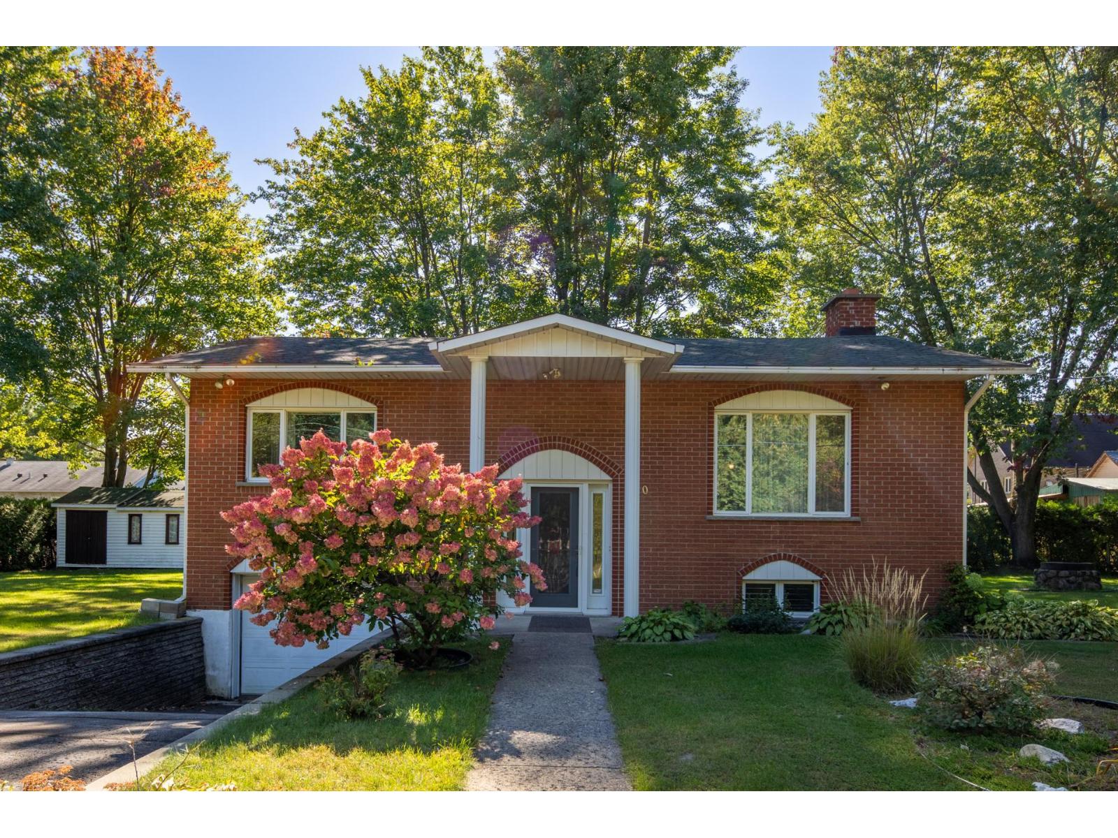 30 Tsse Hervieux Lavaltrie Quebec Canada J5T1A4 2