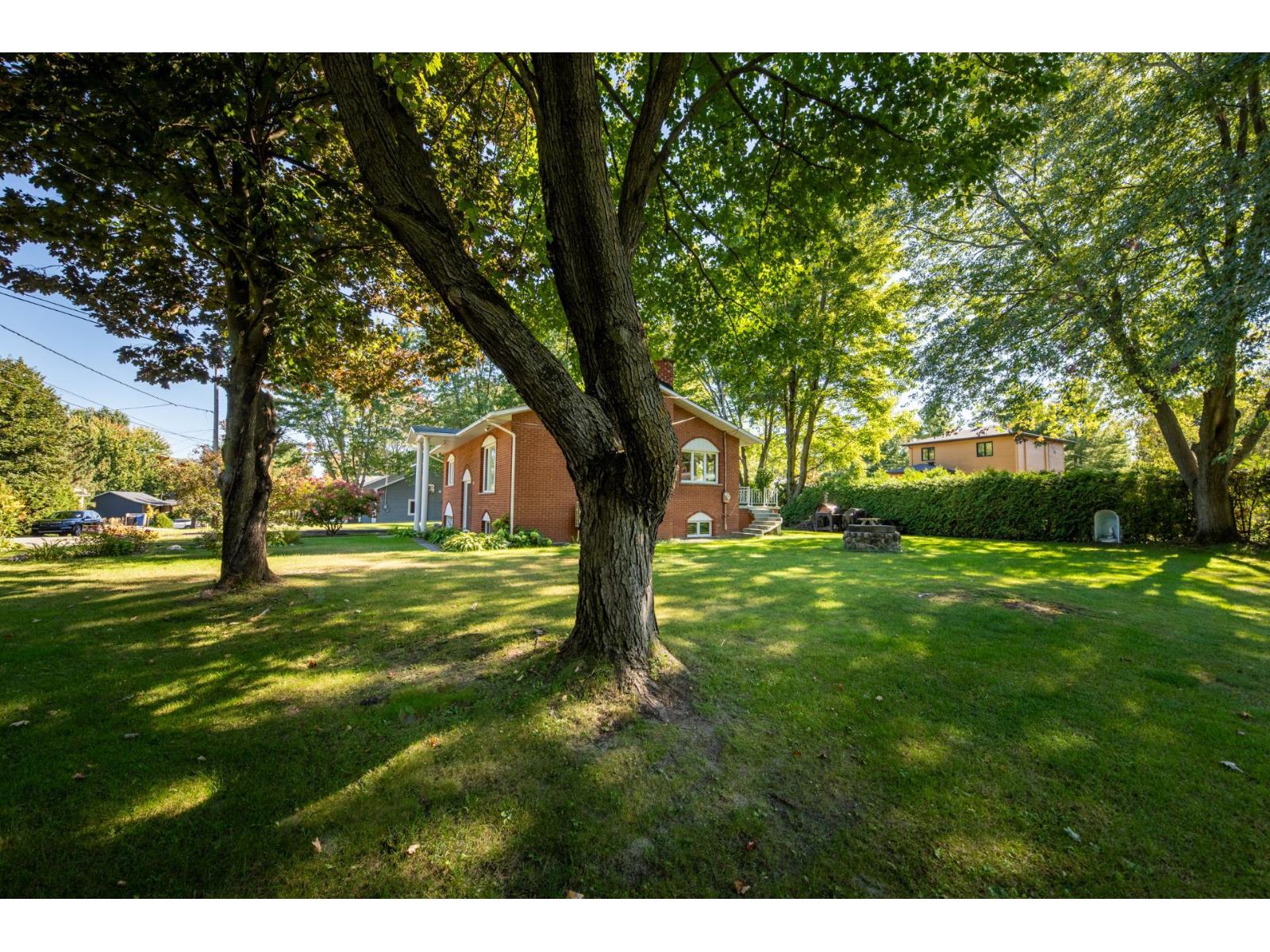 30 Tsse Hervieux Lavaltrie Quebec Canada J5T1A4 4