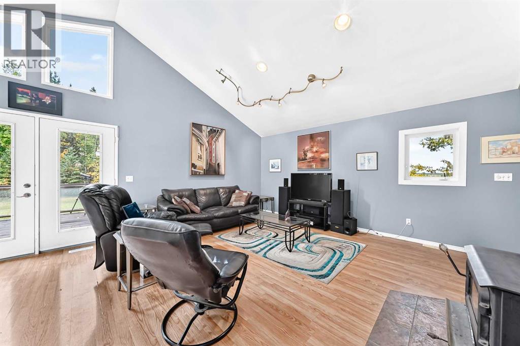 5160 & 5156 52nd Street, Caroline, Alberta  T0M 0M0 - Photo 17 - A2347436