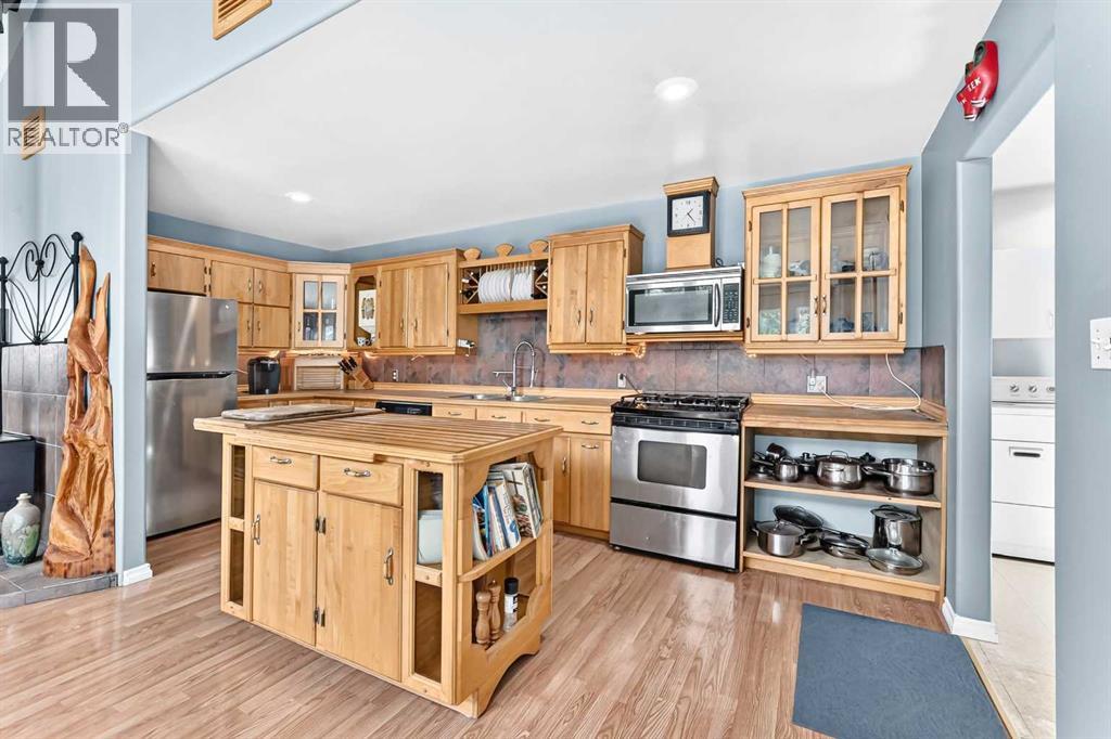 5160 & 5156 52nd Street, Caroline, Alberta  T0M 0M0 - Photo 9 - A2347436