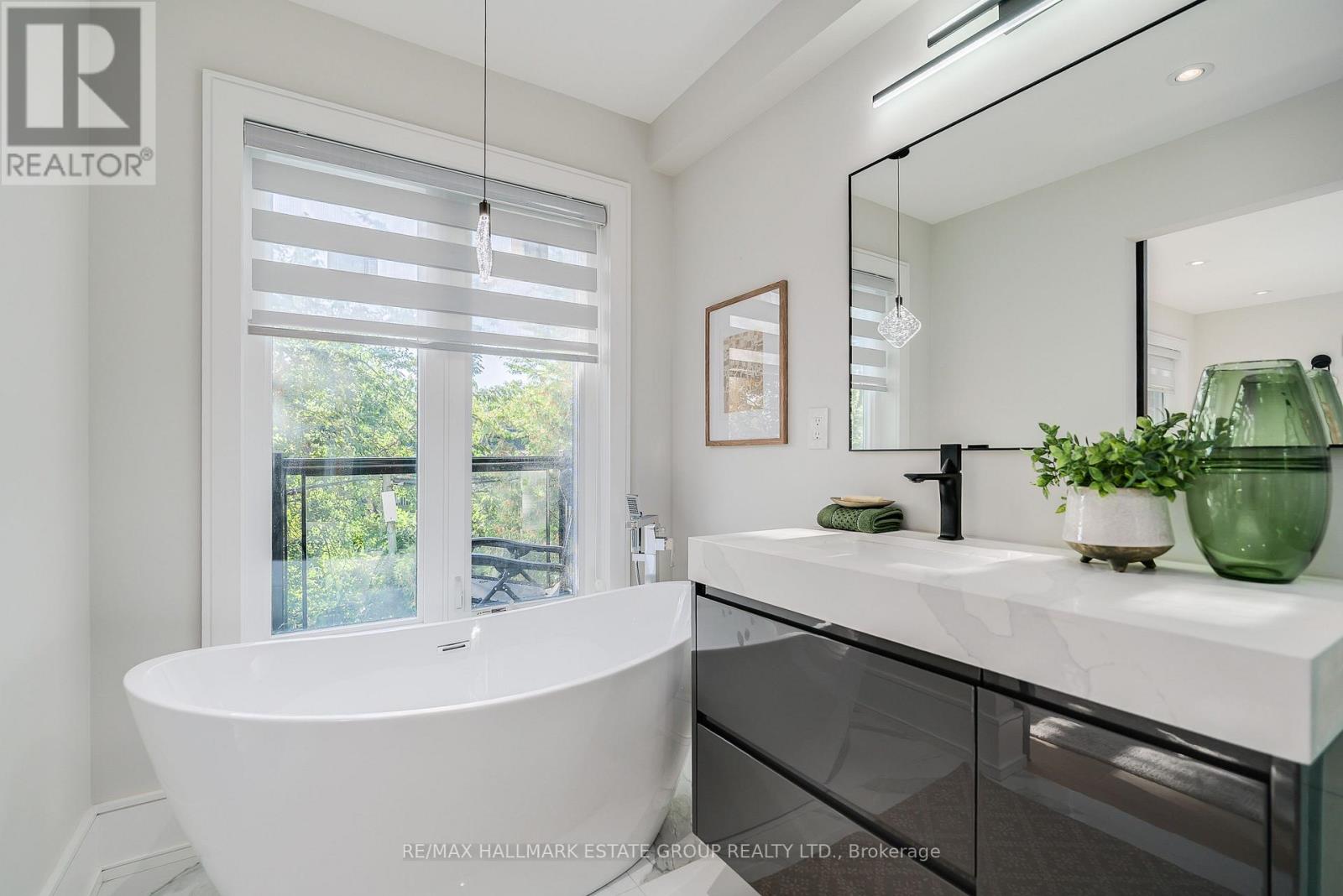 70 Bellefair Avenue, Toronto, Ontario  M4L 3T8 - Photo 20 - E13827702