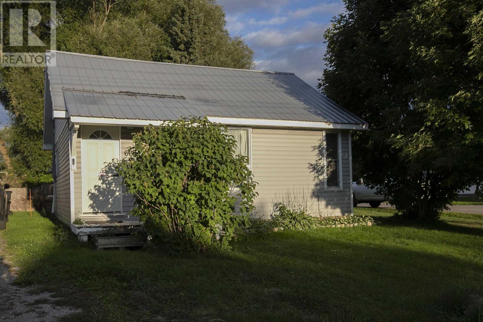 666 Shafer Ave, Sault Ste. Marie, Ontario  P6C 3S1 - Photo 2 - SM262677