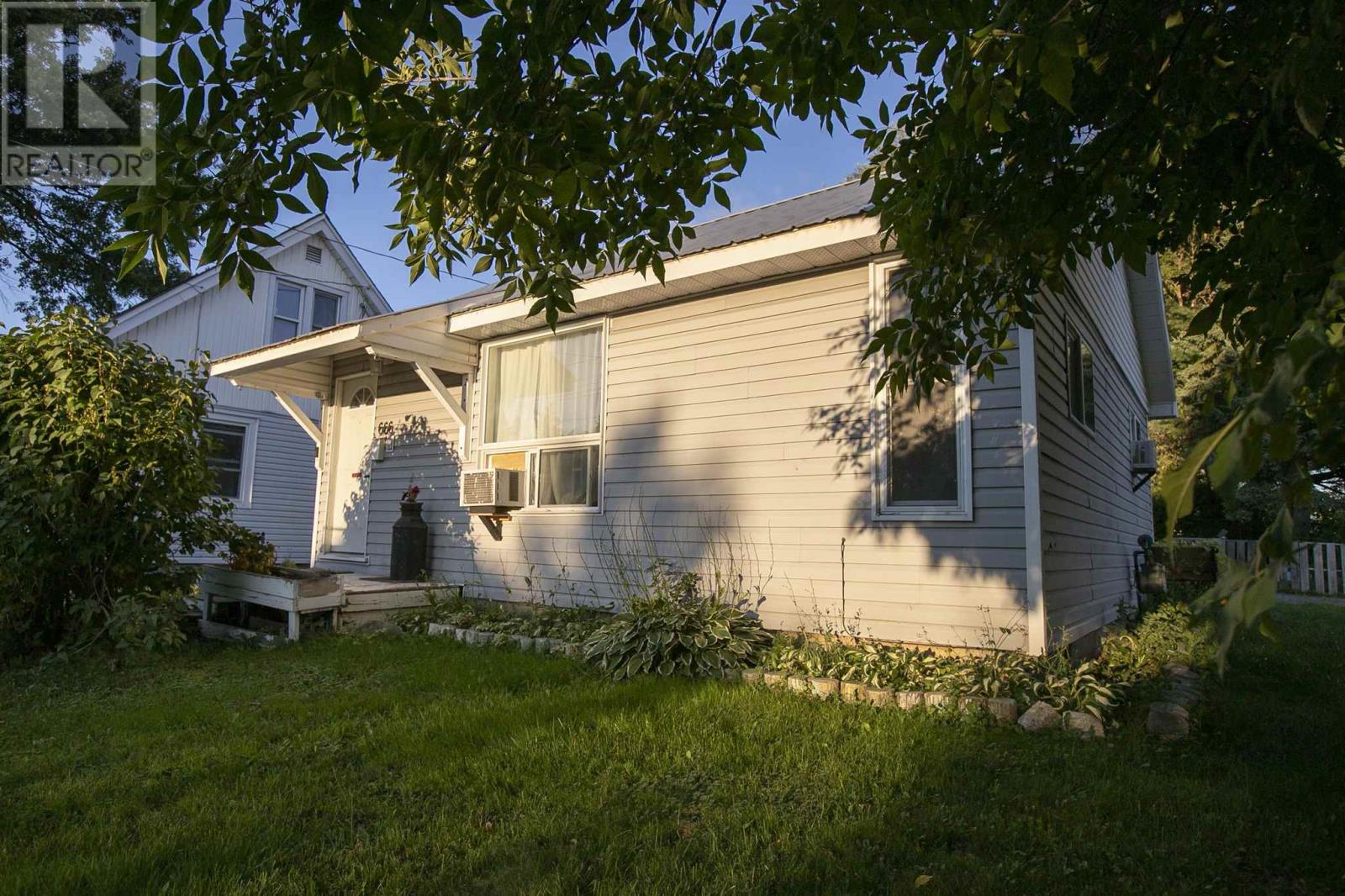 666 Shafer Ave, Sault Ste. Marie, Ontario  P6C 3S1 - Photo 3 - SM262677