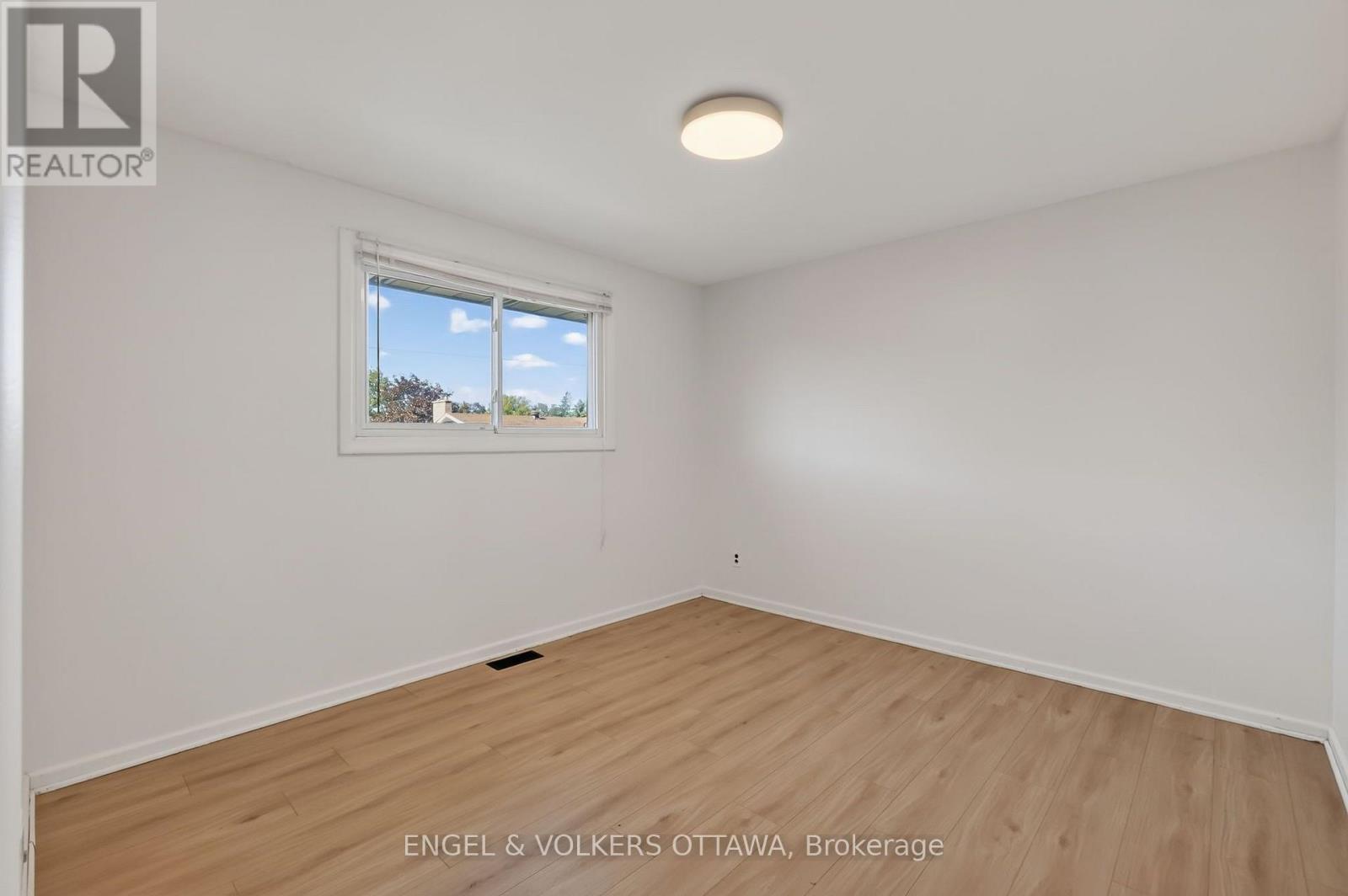 B - 1132 Clyde Avenue, Ottawa, Ontario  K2C 1Y2 - Photo 17 - X13827934