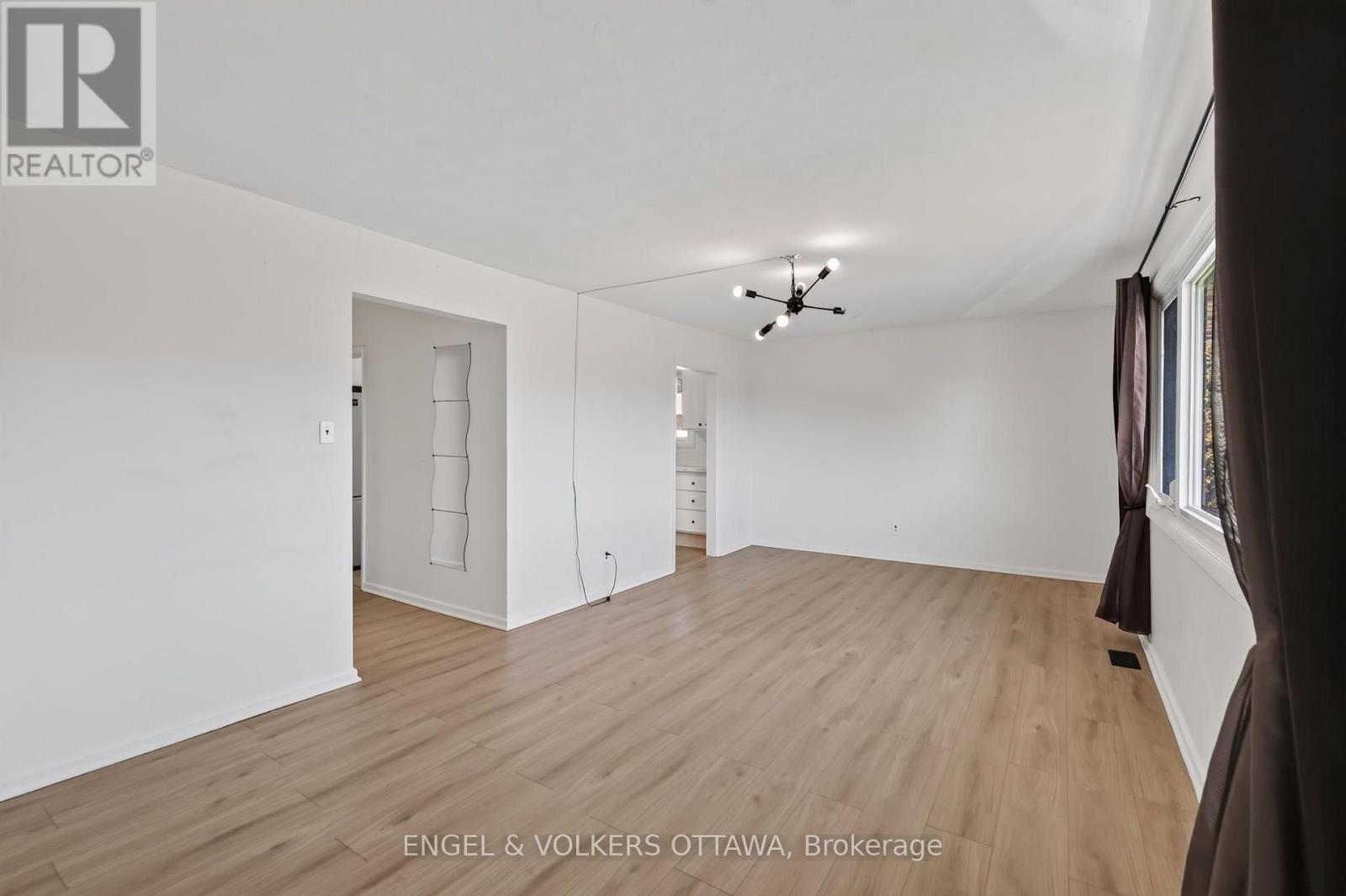 B - 1132 Clyde Avenue, Ottawa, Ontario  K2C 1Y2 - Photo 8 - X13827934