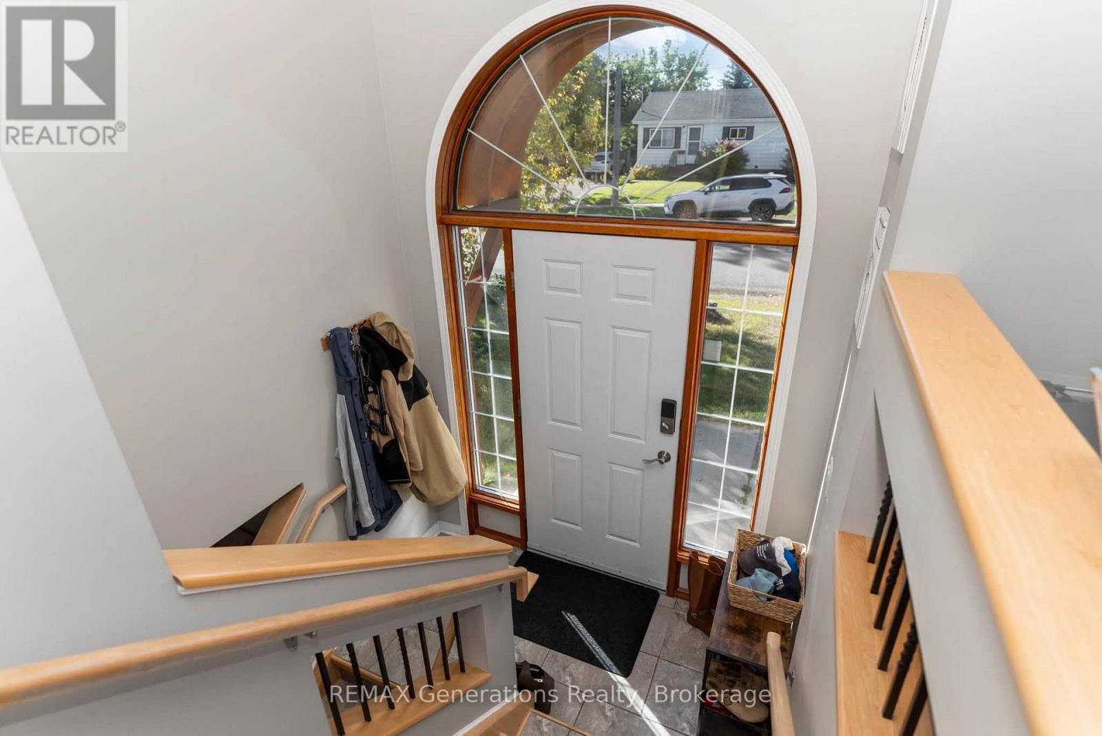 330 Montclair Street, Thunder Bay, Ontario  P7A 1M4 - Photo 2 - X13827918