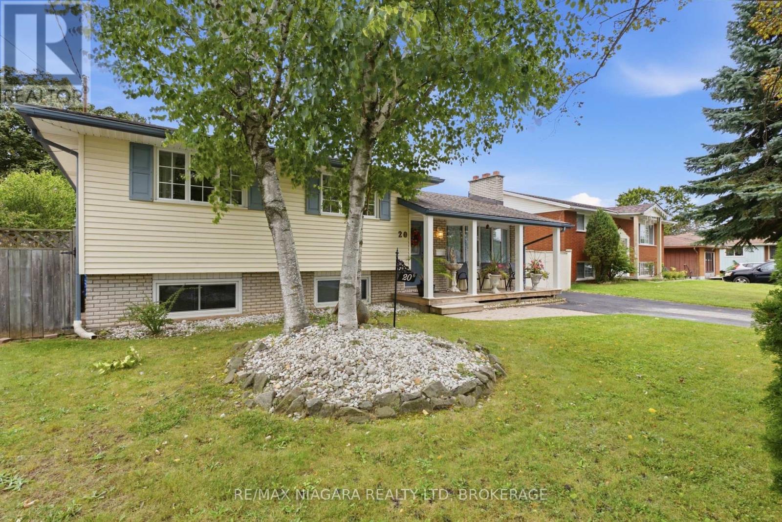 20 Arthur Street, St. Catharines (Lakeshore), Ontario  L2M 1G9 - Photo 2 - X13827914
