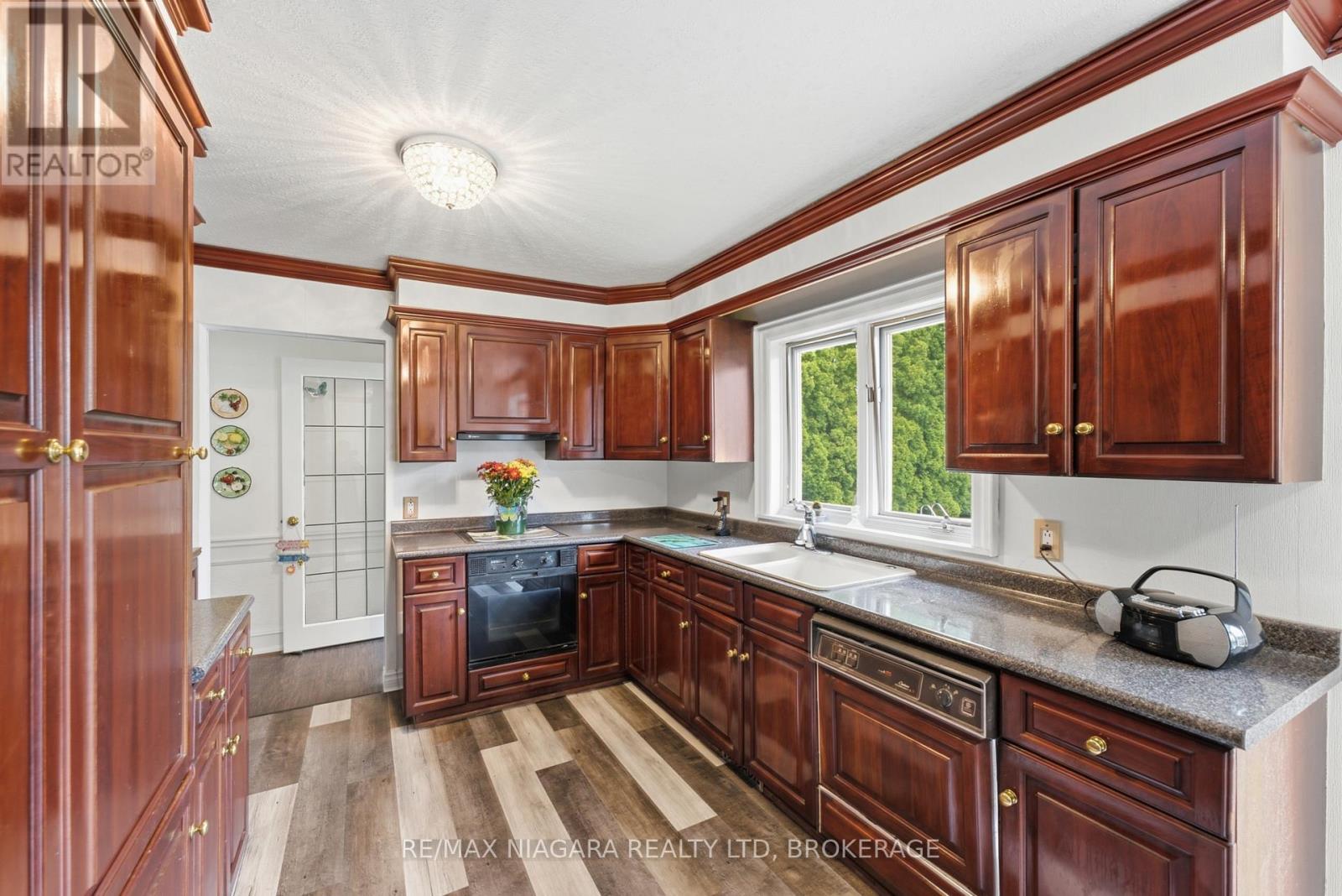 20 Arthur Street, St. Catharines (Lakeshore), Ontario  L2M 1G9 - Photo 8 - X13827914