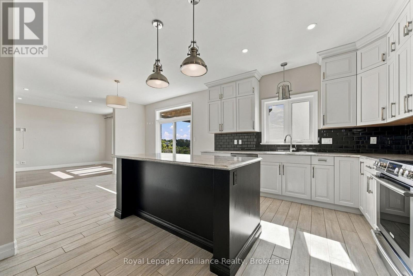 23 Crews Crescent, Quinte West, Ontario  K8V 0G4 - Photo 11 - X13810958