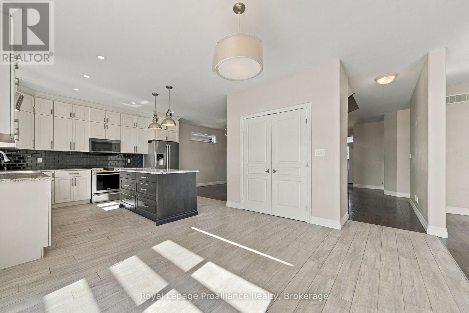 23 Crews Crescent, Quinte West, Ontario  K8V 0G4 - Photo 15 - X13810958