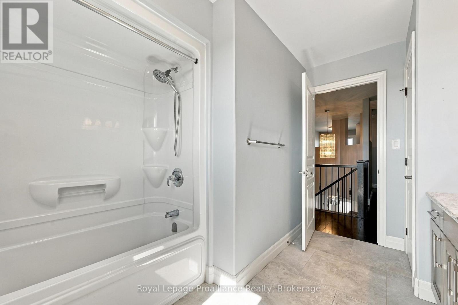 23 Crews Crescent, Quinte West, Ontario  K8V 0G4 - Photo 33 - X13810958