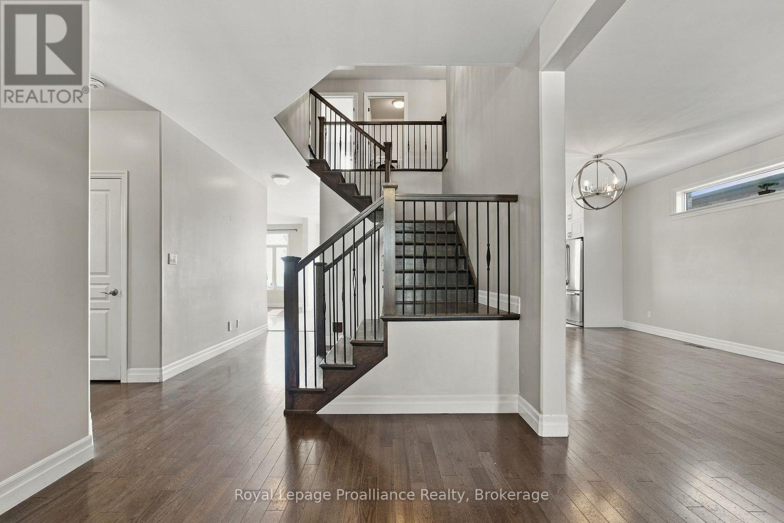 23 Crews Crescent, Quinte West, Ontario  K8V 0G4 - Photo 5 - X13810958