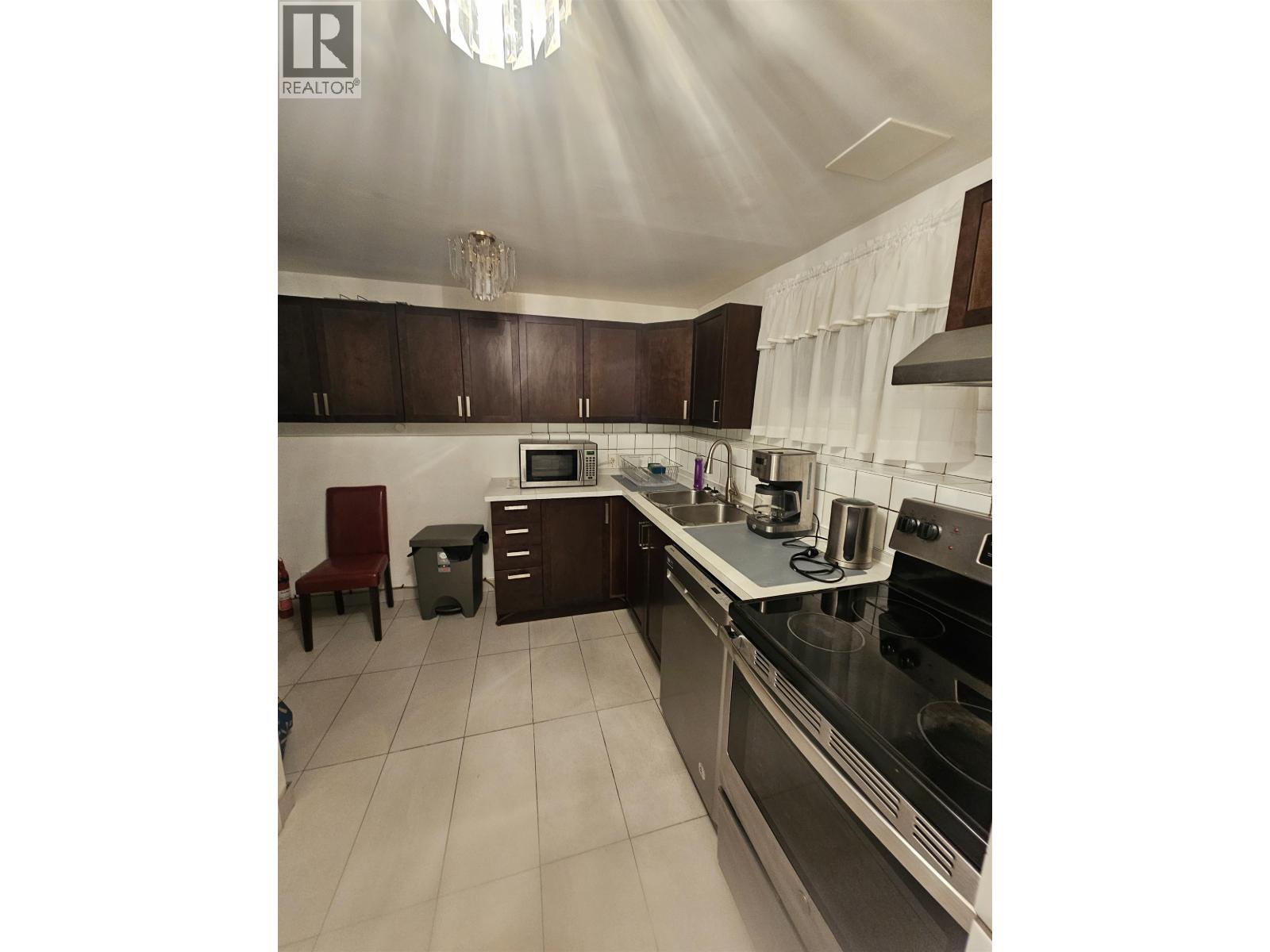 Basement suite 1112 SPRICE AVENUE