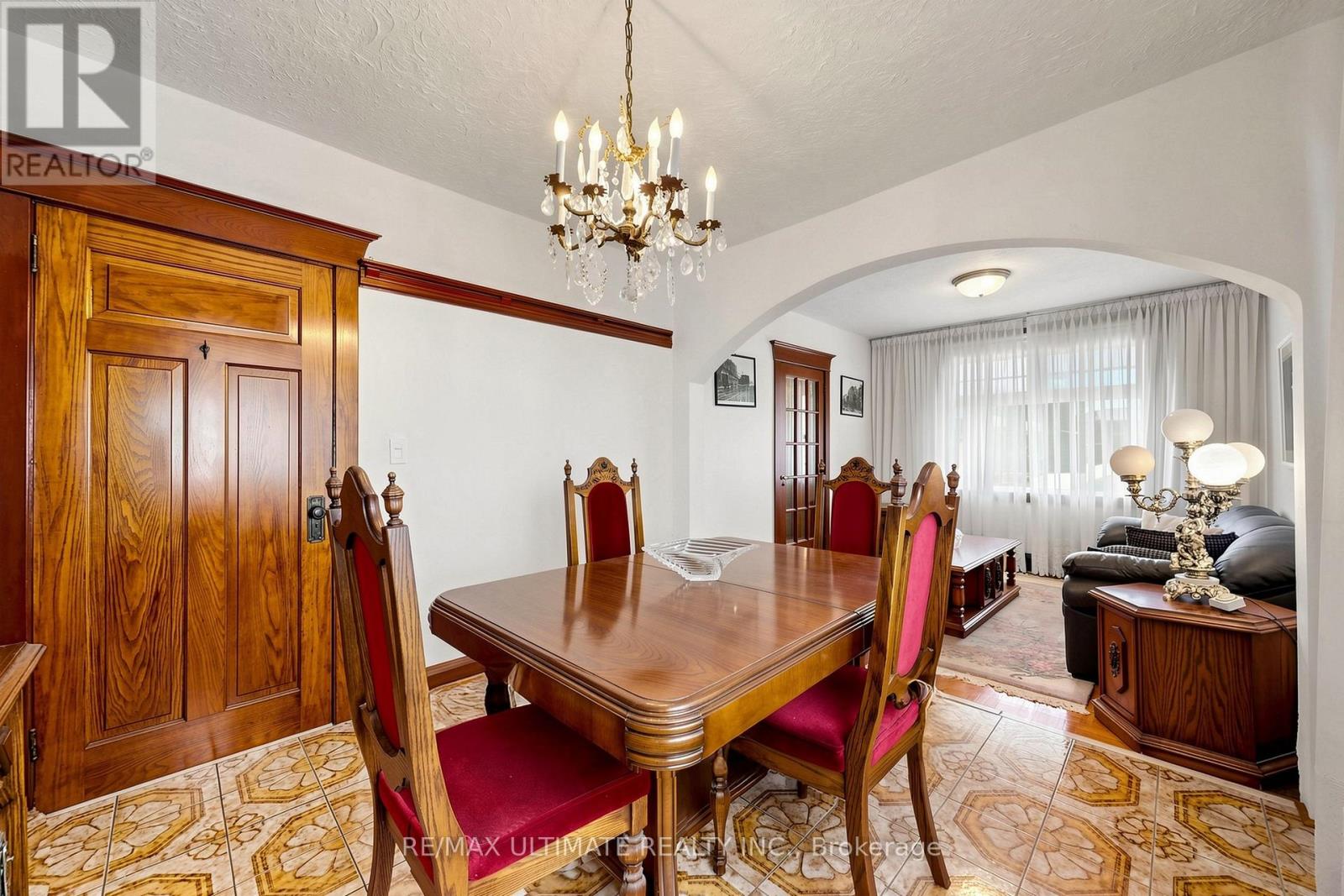 494 Oakwood Avenue W, Toronto, Ontario  M6E 2W7 - Photo 10 - C13827912