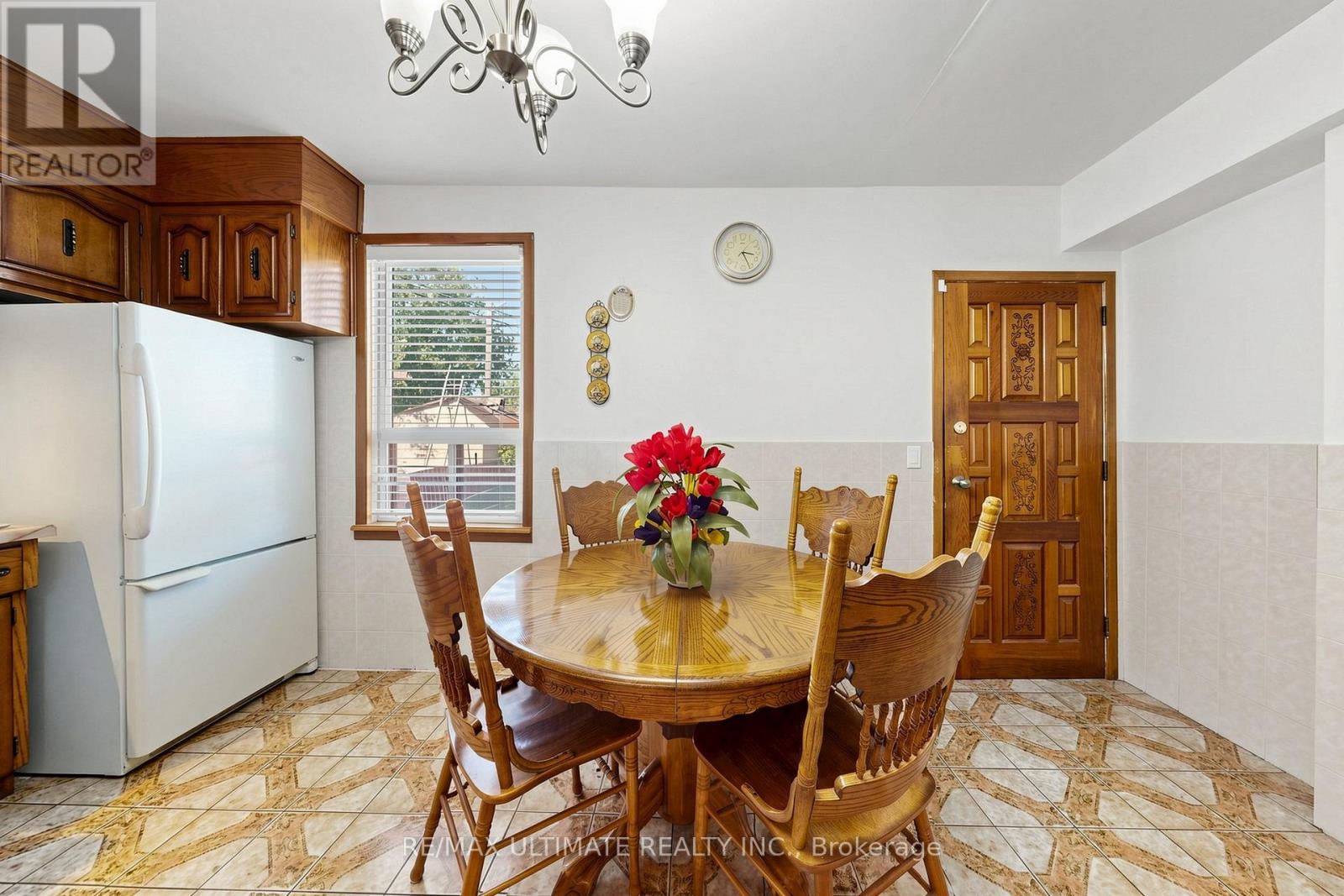 494 Oakwood Avenue W, Toronto, Ontario  M6E 2W7 - Photo 12 - C13827912