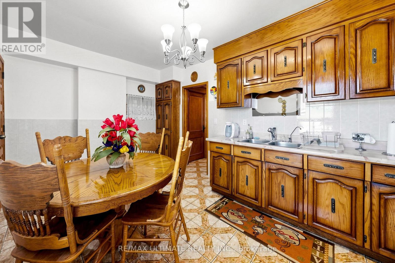 494 Oakwood Avenue W, Toronto, Ontario  M6E 2W7 - Photo 14 - C13827912